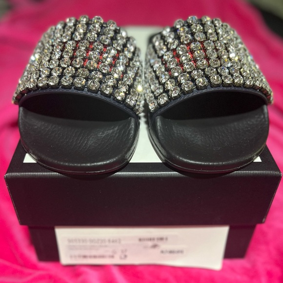 GUCCI WOMENS CRYSTAL-EMBELLISHED WEB SLIDES size 37 - Picture 3 of 6